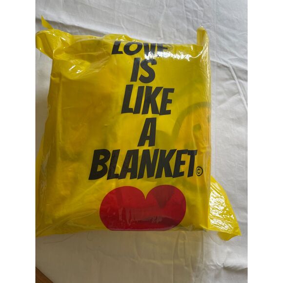 New Strawberry Cow Frog Fleece Throw Blanket "Love is Like a Blanket" 50x60" - Picture 2 of 5